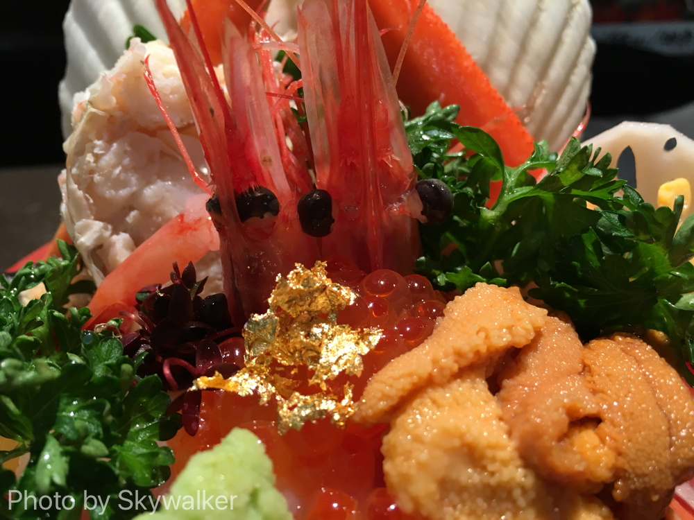 【食べ物・お店】近江市場の山さん 盛りがすごい：これぞ金沢の海鮮丼！